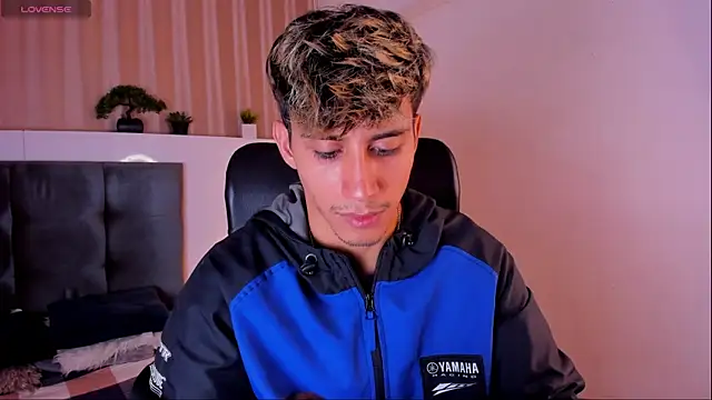 Allex Cano online show from March 18, 2025, 12:03 pm