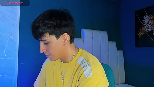 Allex Cano online show from October 12, 2025, 7:13 pm