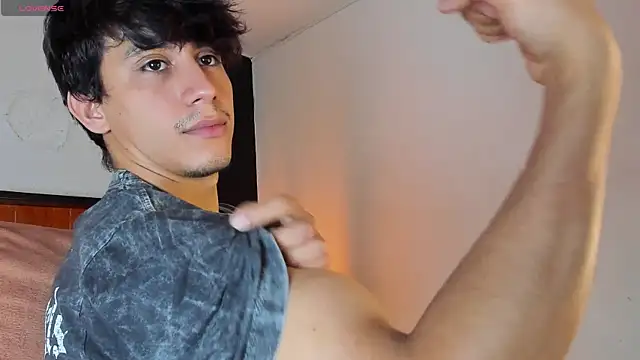 Allex Cano online show from March 4, 2026, 8:48 pm