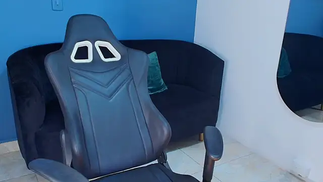 Zamira Taylor online show from November 11, 2025, 3:28 am