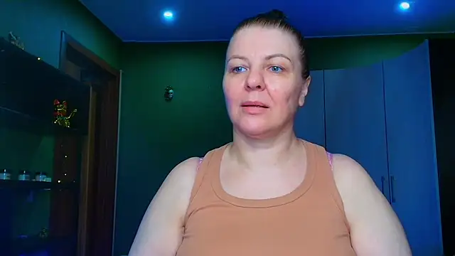 Snapshot of VeronikawGold chatting on May 18, 2026, 12:00 pm VeronikawGold online show from May 18, 2026, 12:00 pm
