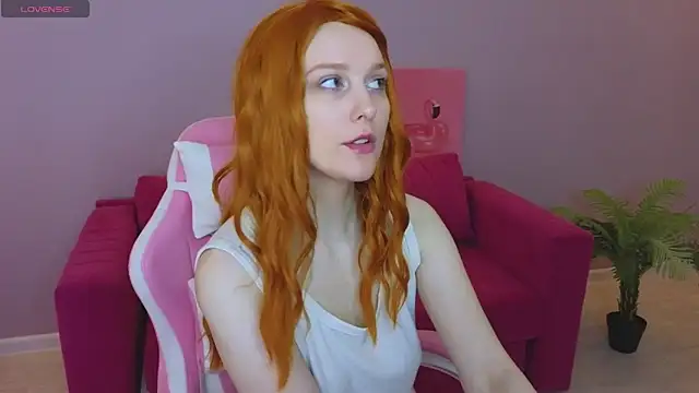 Snapshot of KristinMoore chatting on March 11, 2025, 9:24 am KristinMoore online show from March 11, 2025, 9:24 am