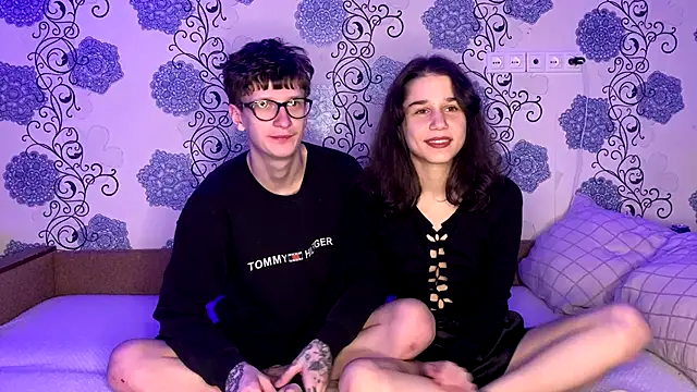 baby lesi online show from November 24, 2025, 7:02 pm