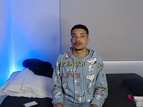 eross chipre  online show from September 22, 2025, 9:28 pm