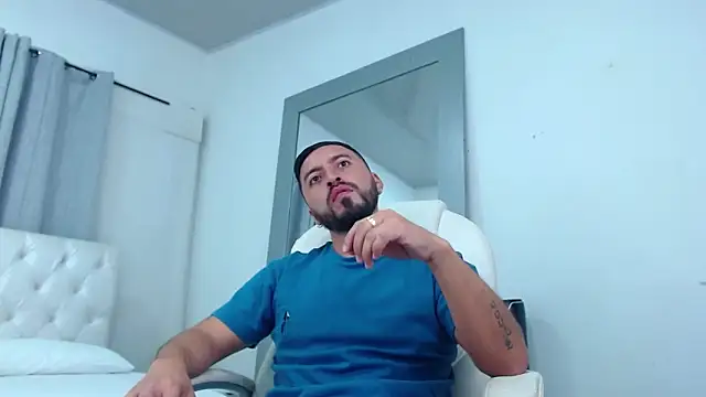 Snapshot of sebastian_colle chatting on February 19, 2025, 12:11 pm sebastian colle online show from February 19, 2025, 12:11 pm