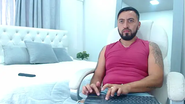 Snapshot of sebastian_colle chatting on February 25, 2025, 6:20 pm sebastian colle online show from February 25, 2025, 6:20 pm