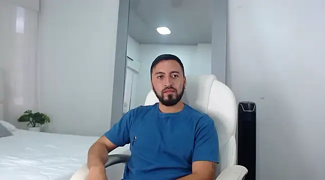 Snapshot of sebastian_colle chatting on February 28, 2025, 6:20 pm sebastian colle online show from February 28, 2025, 6:20 pm