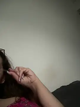 lola  med online show from February 23, 2025, 9:05 pm