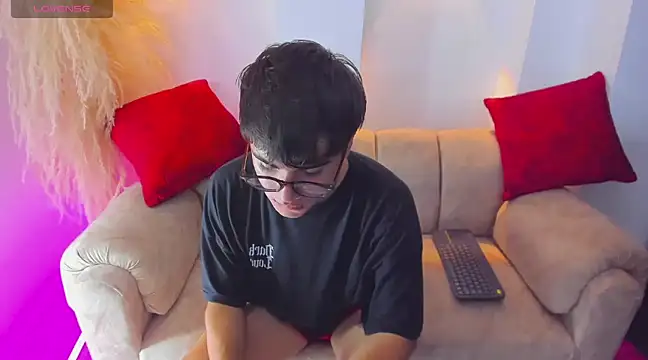 Snapshot of liam_orion chatting on March 19, 2025, 11:25 pm liam orion online show from March 19, 2025, 11:25 pm