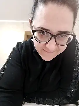 Dolcecurvy online show from March 31, 2026, 2:06 pm