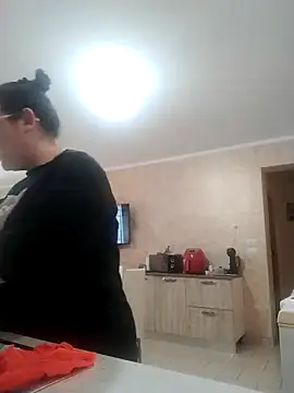 Dolcecurvy online show from April 8, 2026, 9:42 am