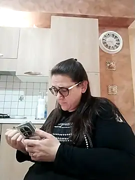 Dolcecurvy online show from April 10, 2026, 2:44 pm