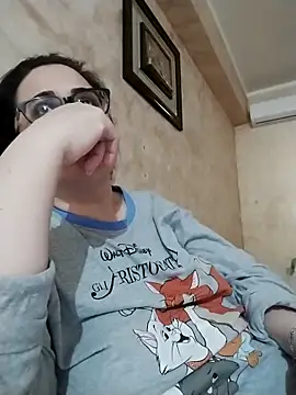 Dolcecurvy online show from April 13, 2026, 9:20 pm