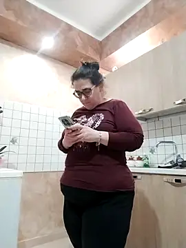 Dolcecurvy online show from April 15, 2026, 12:56 pm