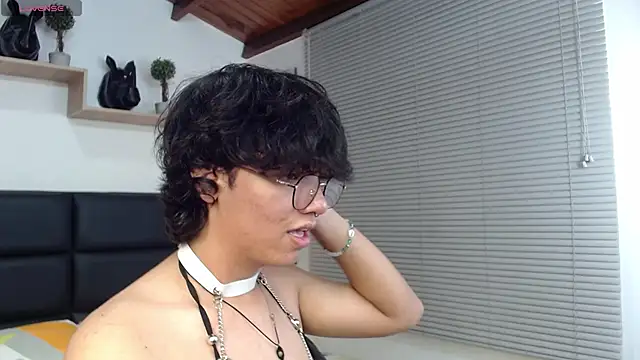 Snapshot of cheryl_bohareal chatting on March 6, 2025, 6:16 pm cheryl bohareal online show from March 6, 2025, 6:16 pm