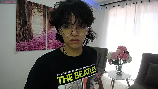 Snapshot of cheryl_bohareal chatting on March 12, 2025, 6:22 pm cheryl bohareal online show from March 12, 2025, 6:22 pm