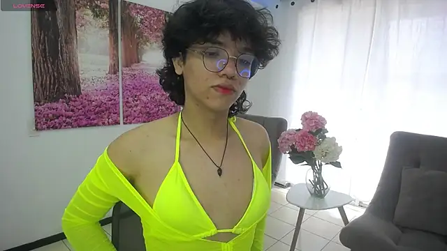 Snapshot of cheryl_bohareal chatting on March 21, 2025, 6:18 pm cheryl bohareal online show from March 21, 2025, 6:18 pm