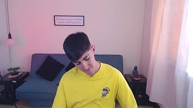 babymaik online show from March 22, 2025, 4:37 pm