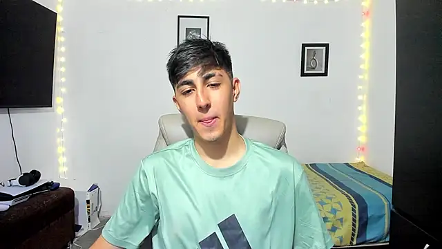 babymaik online show from October 8, 2025, 8:50 pm