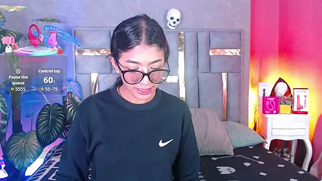 Tyla Ks online show from October 15, 2025, 7:36 pm