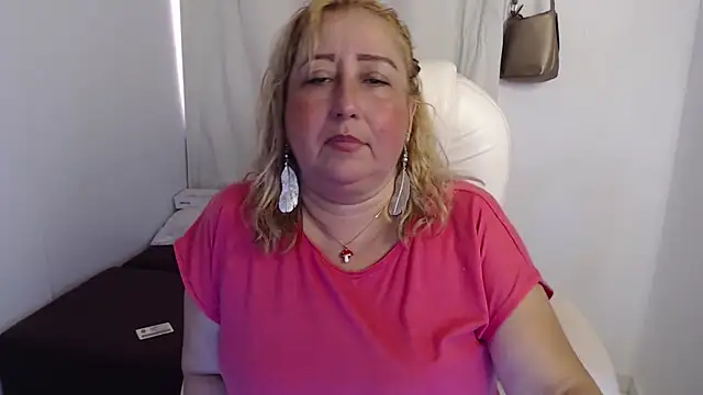 Snapshot of Mature_2025 chatting on September 29, 2025, 5:18 pm Mature 2025 online show from September 29, 2025, 5:18 pm