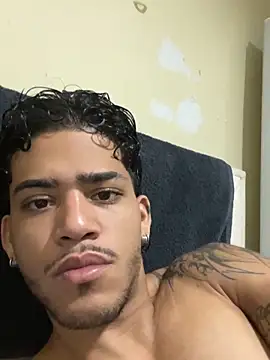 Snapshot of izaak_taylor7 chatting on June 5, 2026, 11:27 am izaak taylor7 online show from June 5, 2026, 11:27 am