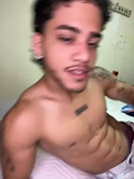 Snapshot of izaak_taylor7 chatting on June 6, 2026, 4:01 pm izaak taylor7 online show from June 6, 2026, 4:01 pm