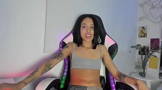 agaataa  online show from March 8, 2025, 1:50 am