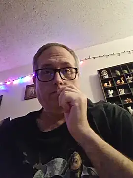 Snapshot of Smallone327 chatting on October 18, 2025, 6:16 am Smallone327 online show from October 18, 2025, 6:16 am