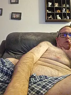 Smallone327 online show from April 7, 2026, 4:13 am