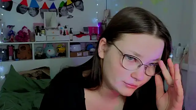 milliedoll online show from October 20, 2025, 6:03 am