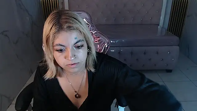 lili conor s online show from March 22, 2025, 10:06 am