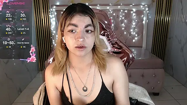 lili conor s online show from September 23, 2025, 3:42 am