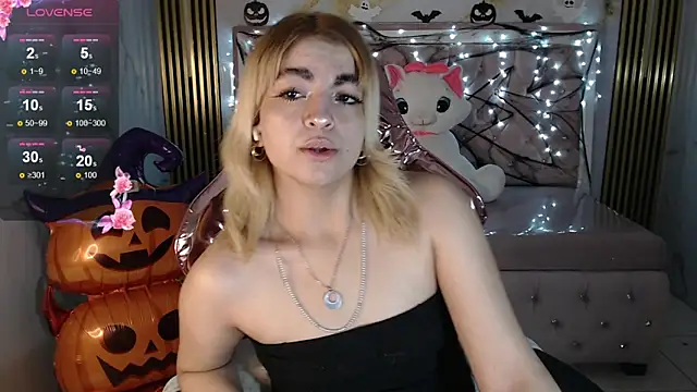 lili conor s online show from October 10, 2025, 3:49 am