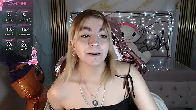 lili conor s online show from October 16, 2025, 3:51 am