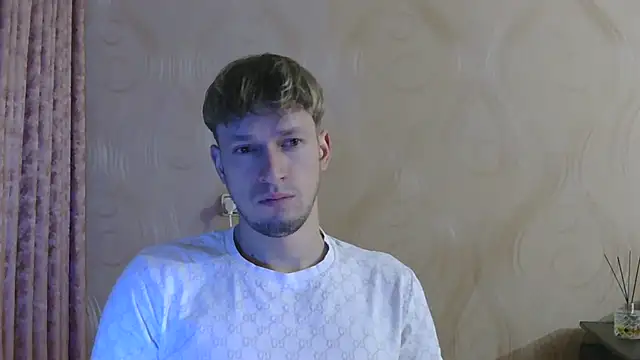 Snapshot of frama666 chatting on November 6, 2025, 8:54 pm frama666 online show from November 6, 2025, 8:54 pm