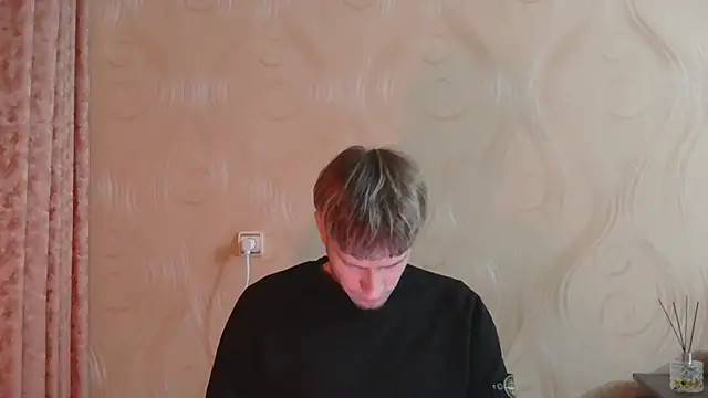 Snapshot of frama666 chatting on November 8, 2025, 7:45 pm frama666 online show from November 8, 2025, 7:45 pm