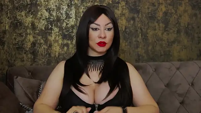 MistressAmberCrost online show from October 28, 2025, 6:17 am