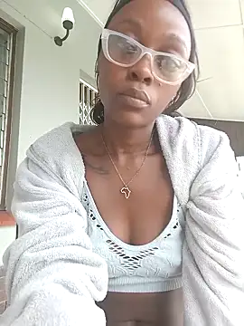 xxTatiannaxx online show from March 15, 2025, 8:37 am