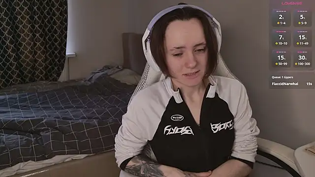 Luna Loveee online show from April 9, 2026, 4:12 am