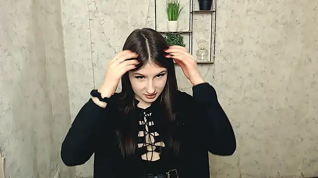 Snapshot of _MiaAngell chatting on March 5, 2025, 2:01 pm MiaAngell online show from March 5, 2025, 2:01 pm