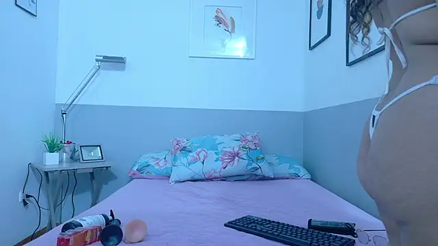 innocenthazel online show from March 22, 2026, 12:41 pm