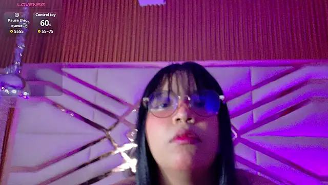 innocenthazel online show from March 24, 2026, 3:00 am