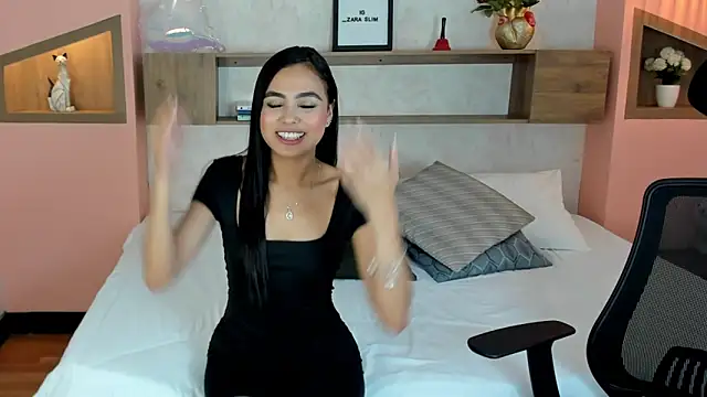 Snapshot of Lucia_Brown_ chatting on February 28, 2025, 12:31 pm Lucia Brown online show from February 28, 2025, 12:31 pm