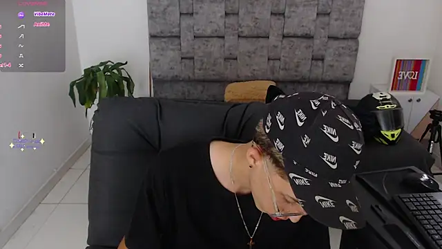 skinny bigcock02 online show from December 1, 2025, 8:58 pm