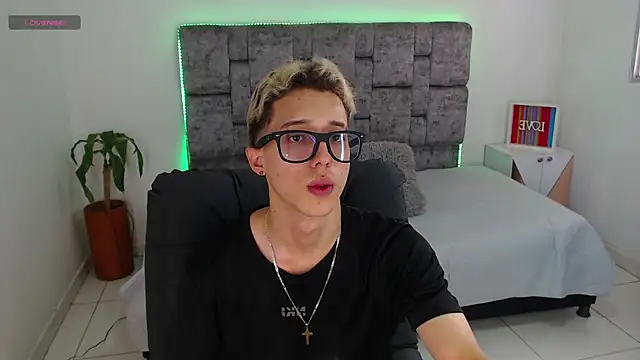 skinny bigcock02 online show from December 19, 2025, 7:43 pm