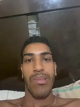 ldkzinnn online show from February 24, 2025, 1:53 pm