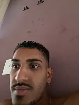 ldkzinnn online show from October 5, 2025, 5:11 pm