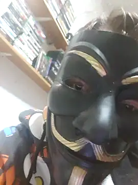 Snapshot of Zsikti900 chatting on February 19, 2025, 7:59 pm Zsikti900 online show from February 19, 2025, 7:59 pm