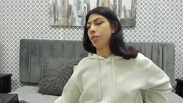 Snapshot of Cassie_bloom chatting on October 18, 2025, 4:04 am Cassie bloom online show from October 18, 2025, 4:04 am